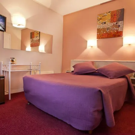 Almarine Eiffel & By Malone Hotel 4*