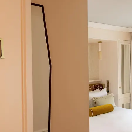 Almarine Eiffel & By Malone Hotel Paris