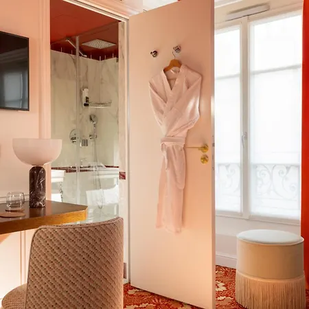 Hotel Almarine Eiffel & By Malone 4*