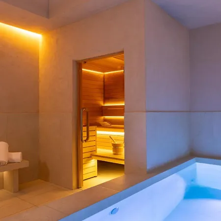 Almarine Eiffel & By Malone Hotel 4*