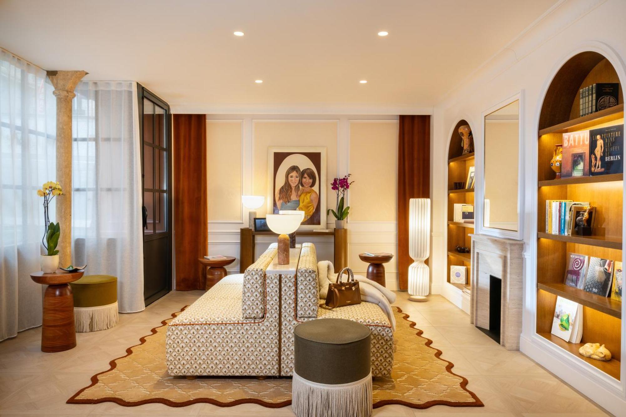 Almarine Eiffel & By Malone Hotel