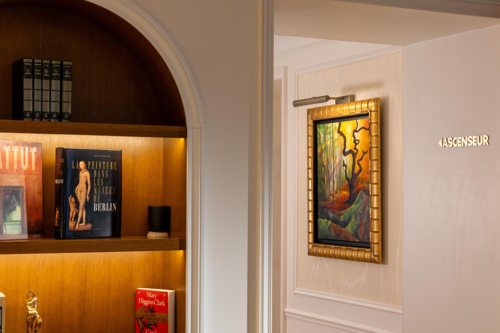 Almarine Eiffel & By Malone Hotel