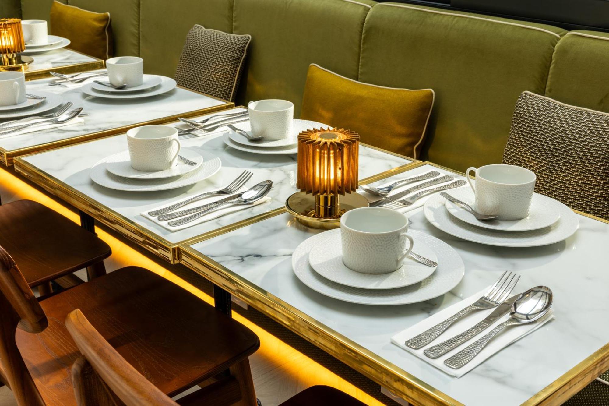 Almarine Eiffel & By Malone Hotel