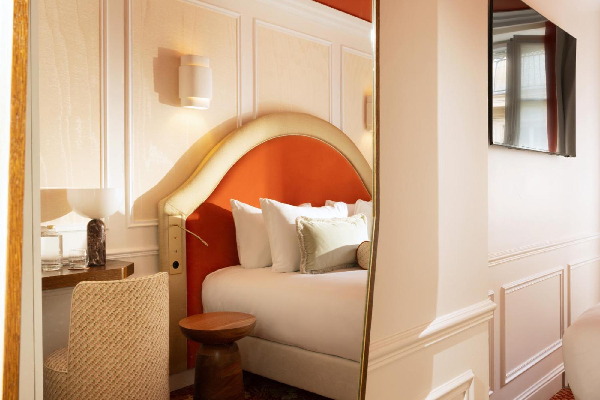 Hotel Almarine Eiffel & By Malone 4*