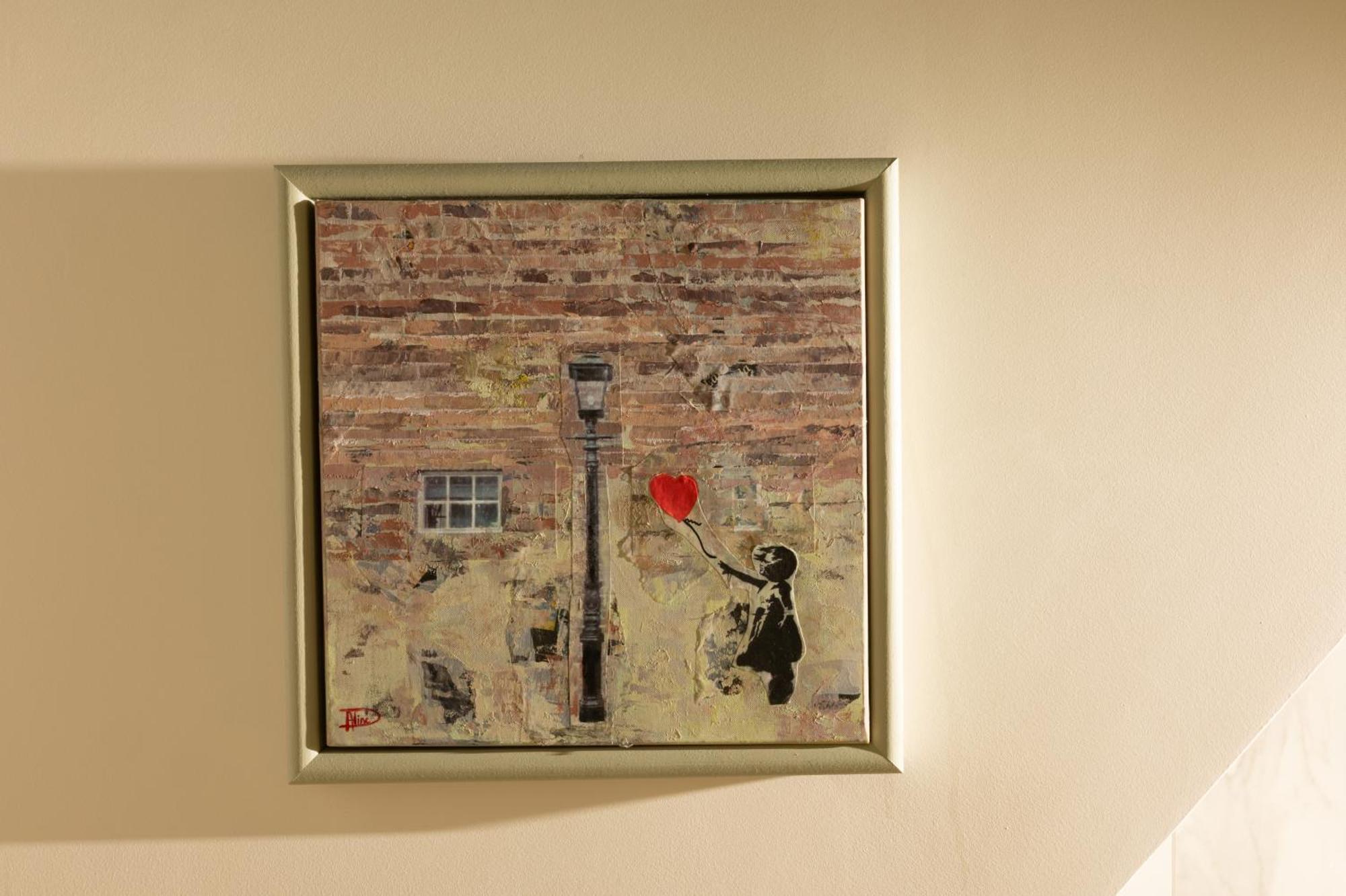 Almarine Eiffel & By Malone Hotel